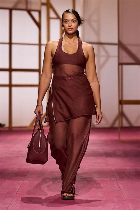 The Hermès Show Just Confirmed 2025’s Top Trend.